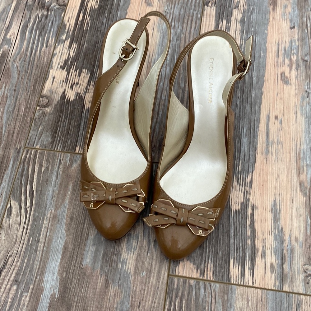 Classic Pumps